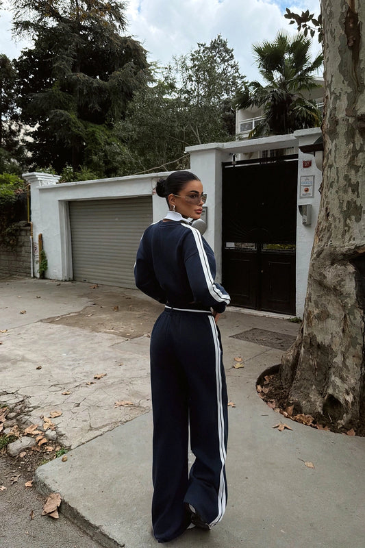 بدلة رياضية رينالدي باللون الأزرق الداكن