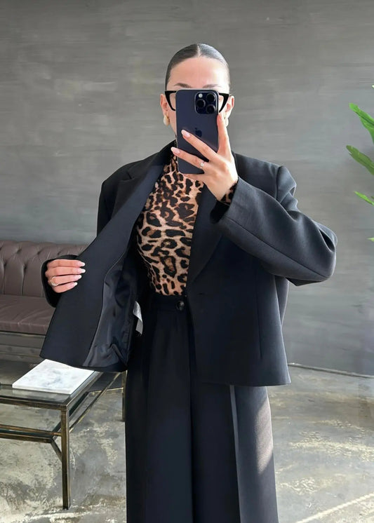 بدلة بالازو سوداء