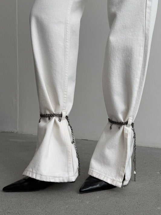 White High-Waist Jeans