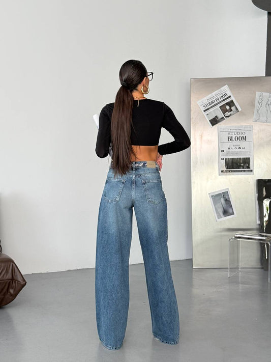 Wide-Leg Washed Jeans with Scarf Jeans