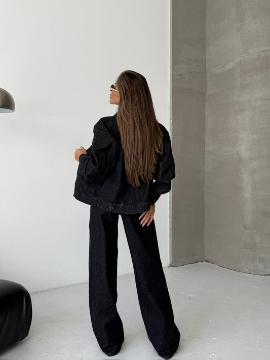 طقم جينز أسود فاخر بتفاصيل جيوب