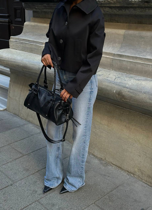 جاكيت واسع بياقة مدببة