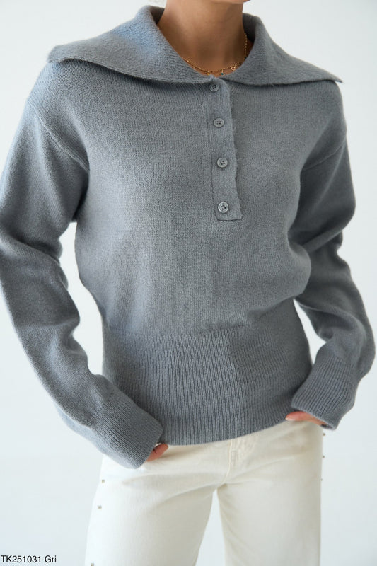 كنزة محبوكة مضلعة