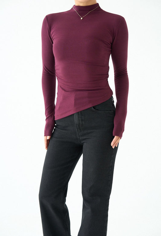 بلوزة طويلة الأكمام ضيقة بلون البرقوق الداكن