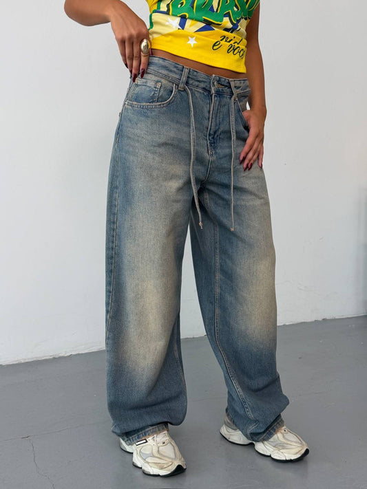 Avery Vintage Wash Balloon Jeans