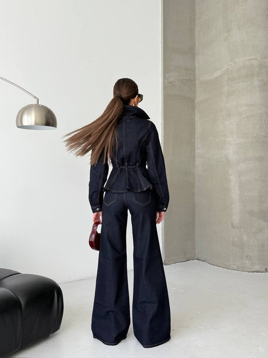 بدلة جينز زرقاء داكنة