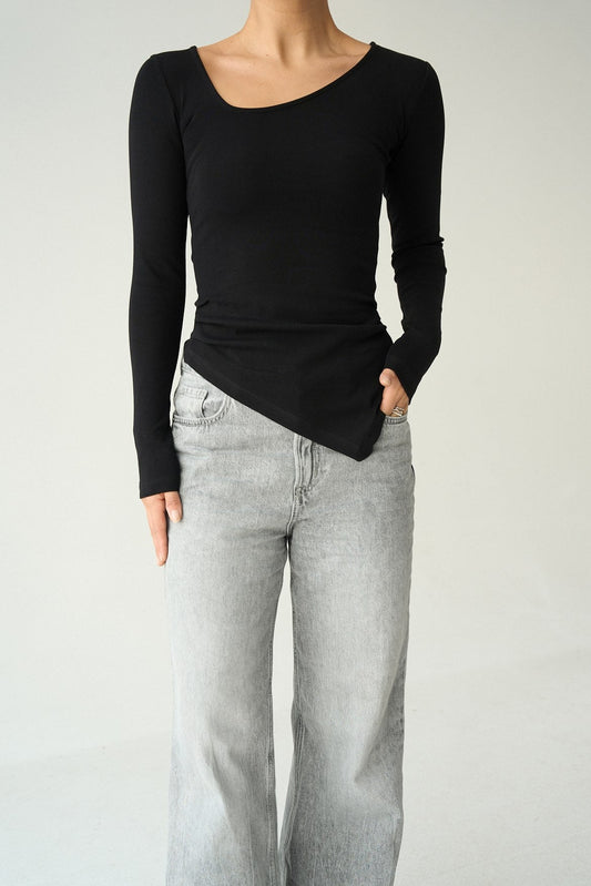 كنزة صوفية طويلة الأكمام غير متماثلة الطول