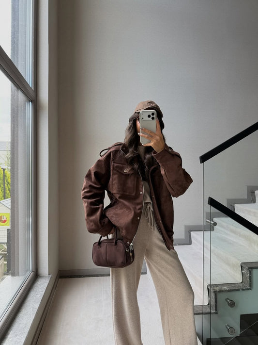 جاكيت بومبر من جلد الغزال البني