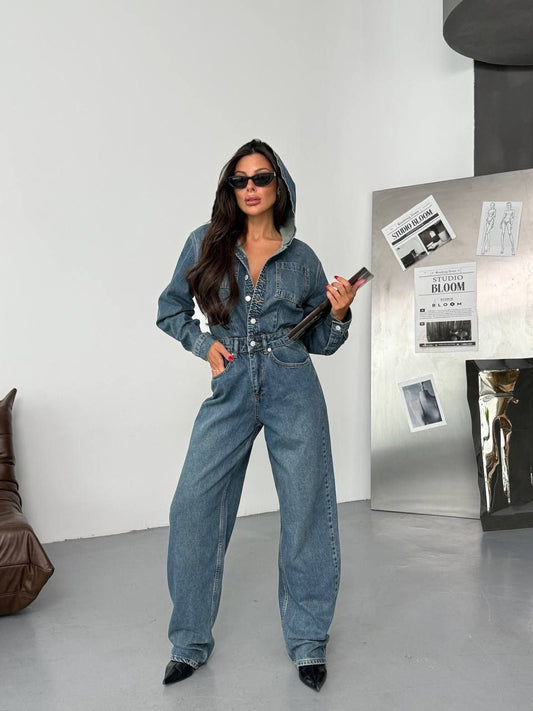 جمبسوت جينز أزرق فاتح بأكمام طويلة بتصميم باراف