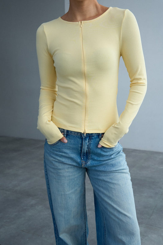 بلوزة أساسية بسحاب