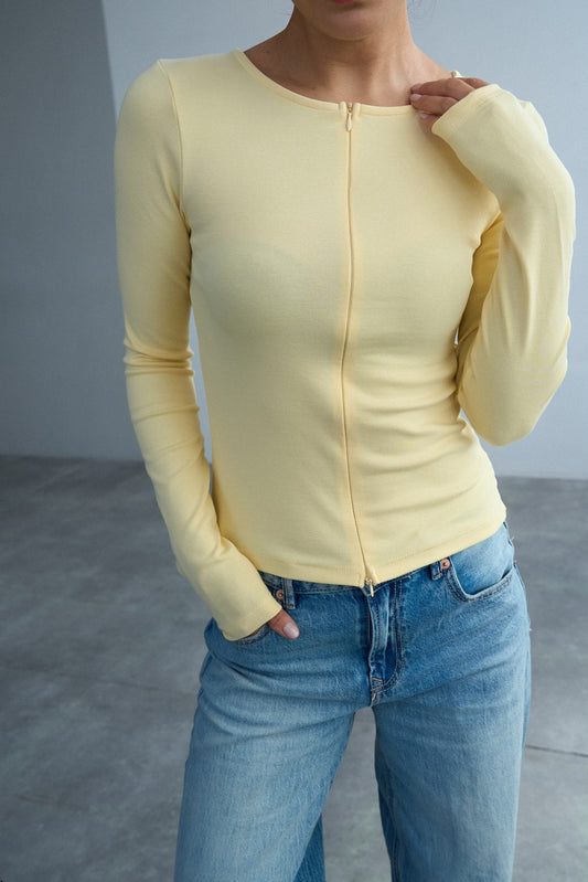 بلوزة أساسية بسحاب