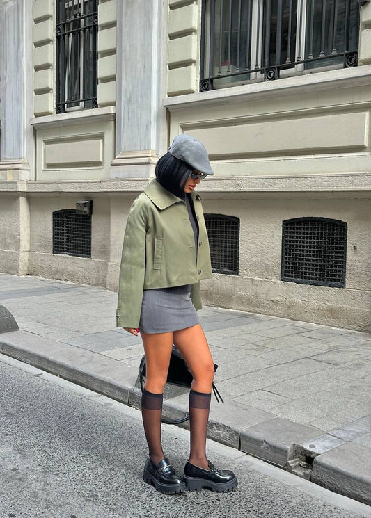 جاكيت واسع بياقة مدببة