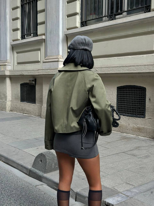 جاكيت واسع بياقة مدببة