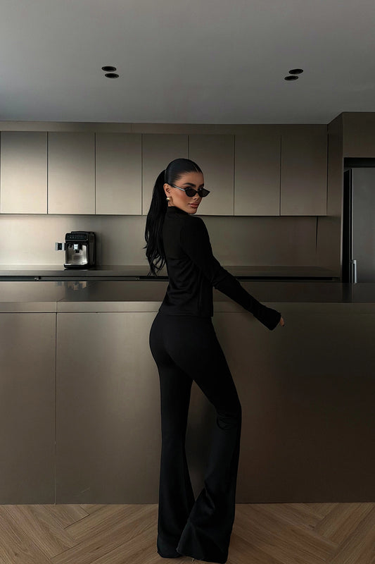 بدلة كليفني السوداء