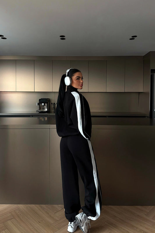 بدلة رياضية سوداء من جيونا