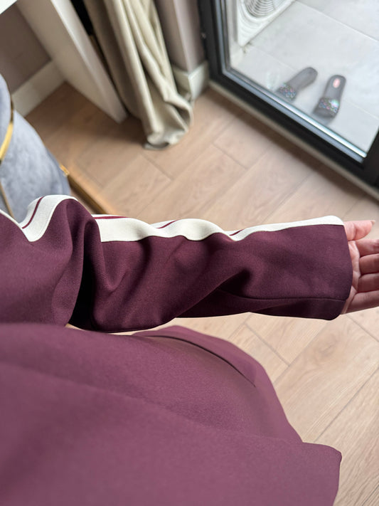 بدلة بتفاصيل مخططة من أكسن