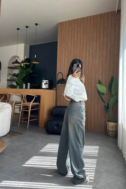 Seasonal Wide Leg Jean