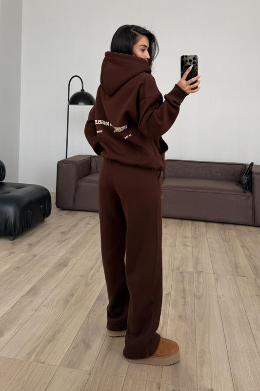 بدلة رياضية بنية اللون من هيدن سويت