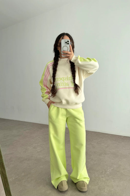 بدلة رياضية بيج وأخضر من Whispers