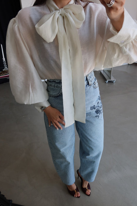 Neckline Tie-Up Balloon Sleeve Blouse