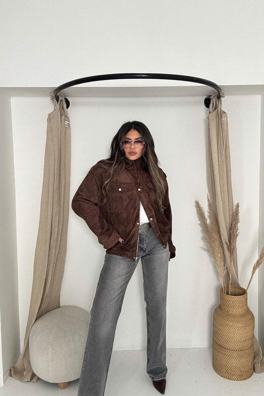 جاكيت بومبر من جلد الغزال البني