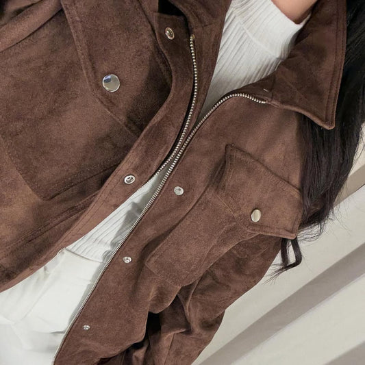 جاكيت بومبر من جلد الغزال البني