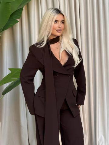 Waist-Fitting Brown Suit