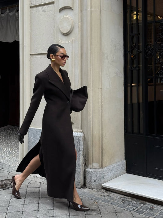 THE TAILORED WOOL BROWN COAT