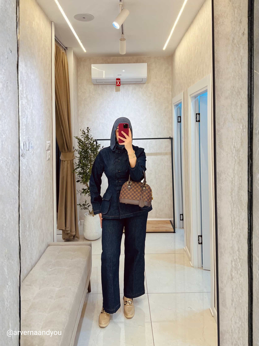 بدلة جينز هيلينز باللون الأزرق الداكن