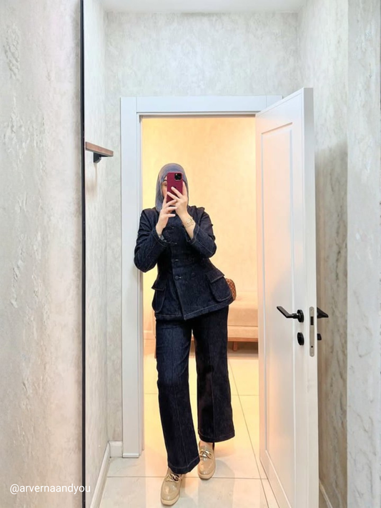 بدلة جينز هيلينز باللون الأزرق الداكن