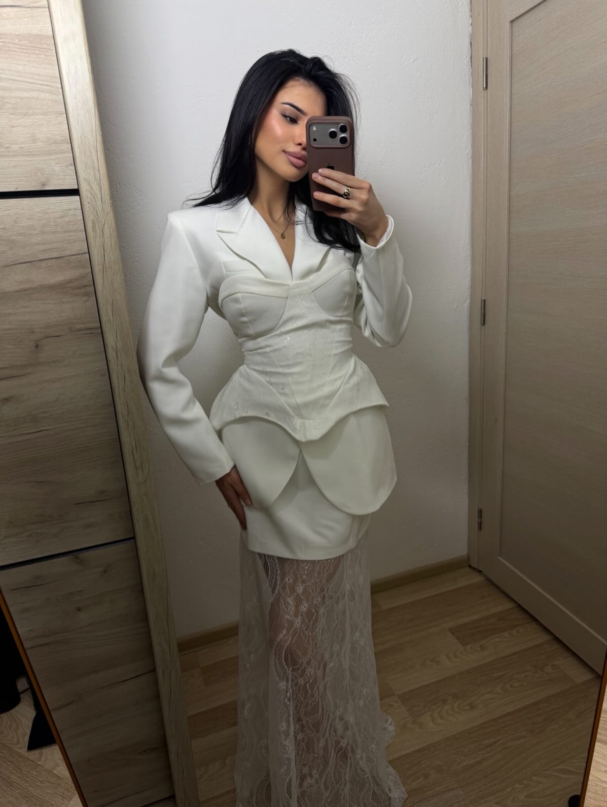 Ivory Lace Royale Set
