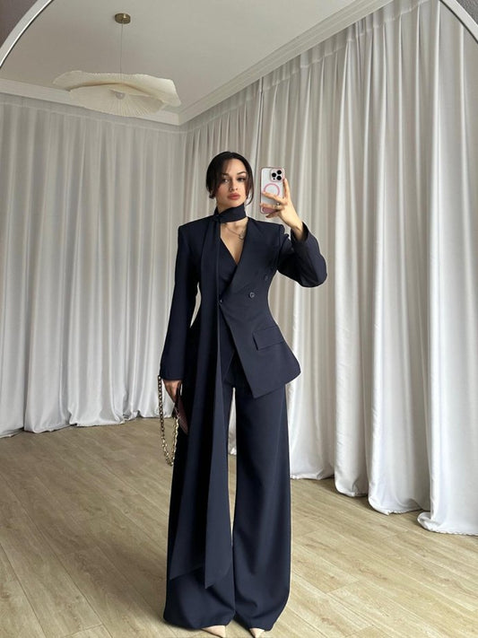 Waist-Fitting Dark Blue Suit