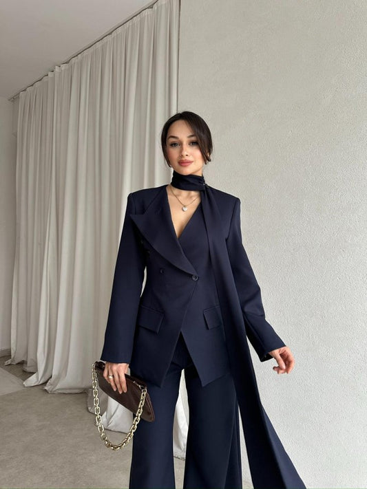 Waist-Fitting Dark Blue Suit