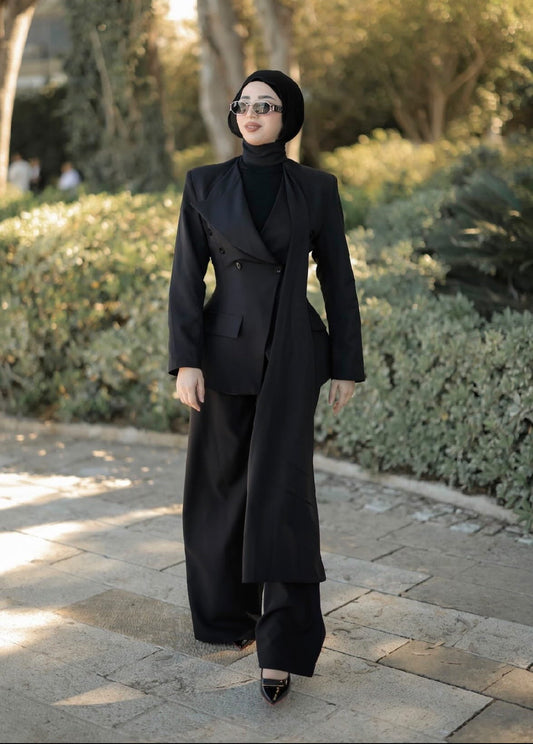 Waist-Fitting Black Suit