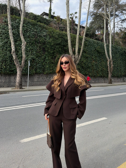 Brown Cape Detail Set