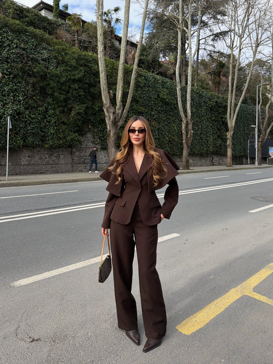 Brown Cape Detail Set