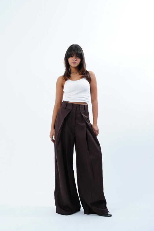 FOLDED BROWN TAILORED TROUSERS