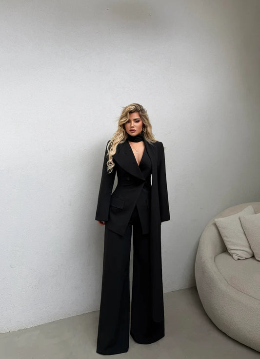 Waist-Fitting Black Suit