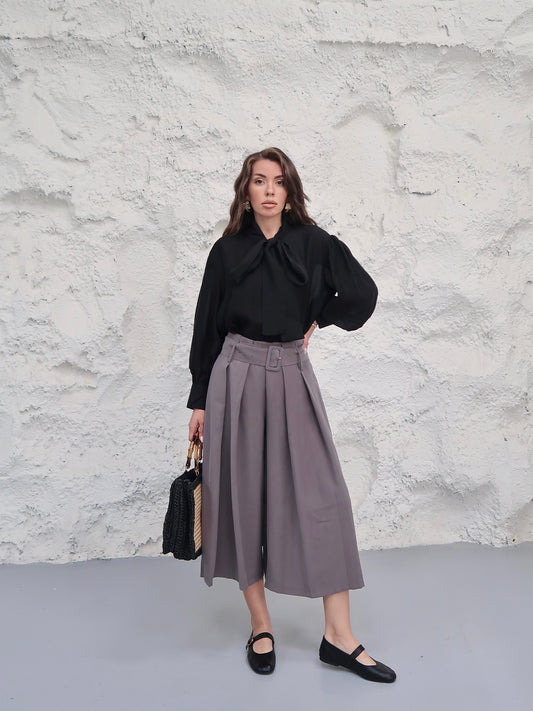 Neckline Tie-Up Balloon Sleeve Blouse
