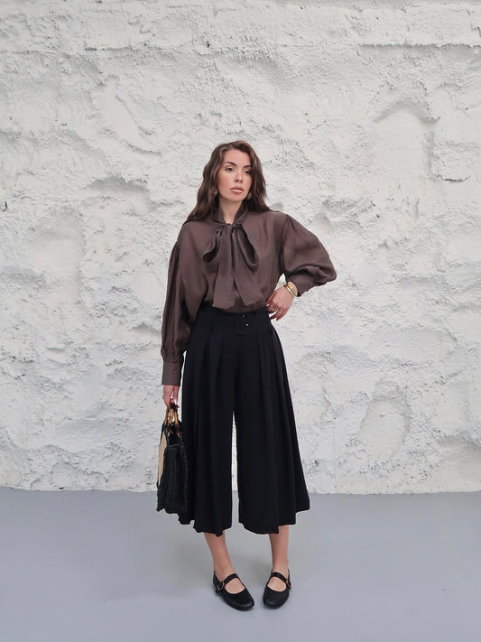 Neckline Tie-Up Balloon Sleeve Blouse