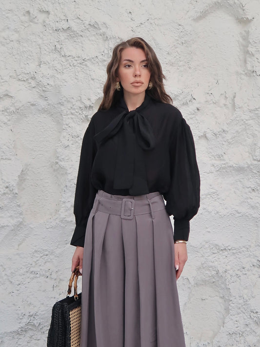 Neckline Tie-Up Balloon Sleeve Blouse