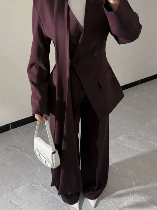 Waist-Fitting Suit