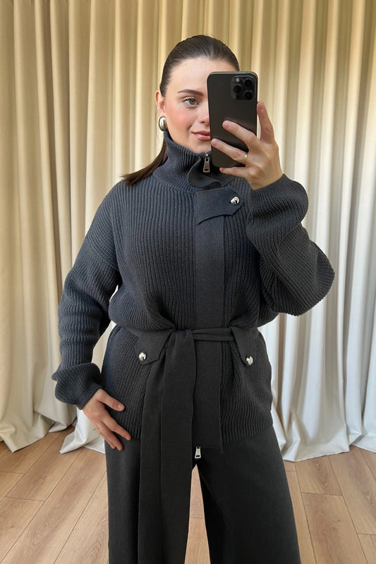 STAND-UP COLLAR BELTED KNITWEAR SET