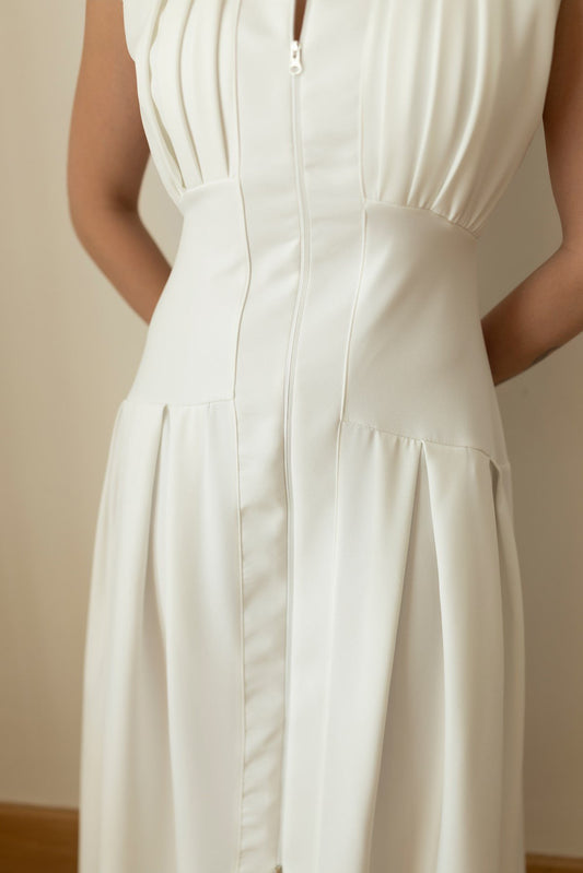 White Polo Collar Front Zipper Pleated Dress