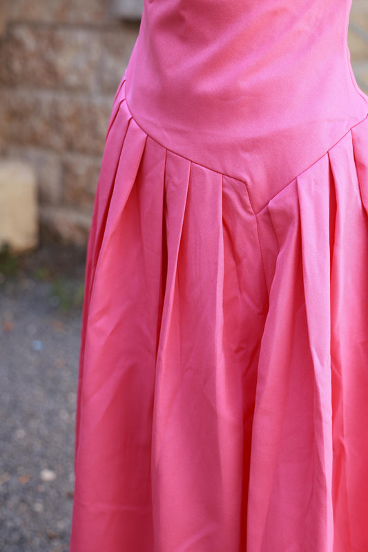 Asymmetrical Low Neck Sleeveless Long Dress ARVERNA