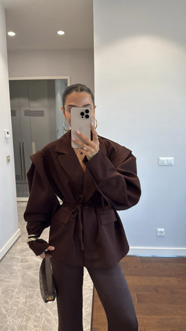 SLEEVE DETAILED BELTED BLAZER JACKET