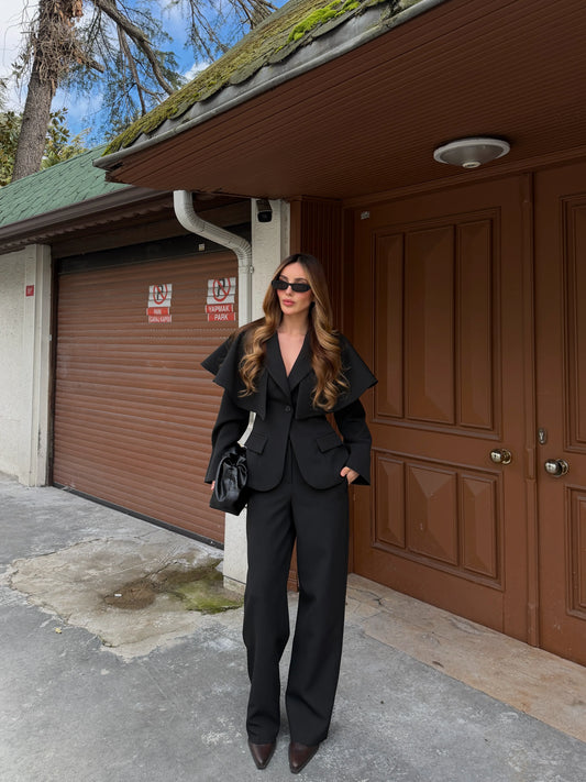 Black Cape Detail Set