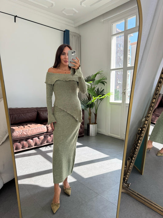 ASYMMETRIC COLLAR SWEATER AND SKIRT SET