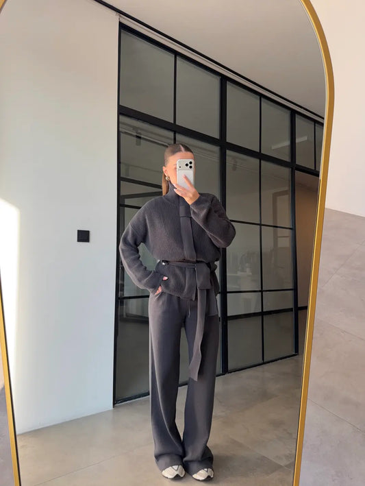 STAND-UP COLLAR BELTED KNITWEAR SET