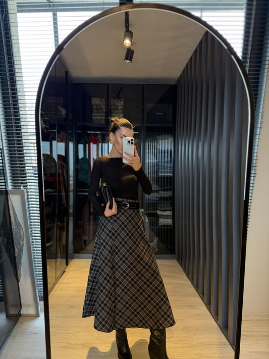 Slit Black Plaid with SUEDE Belt Skirt